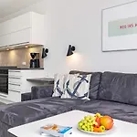 With Panoramic Marina Views Апартаменты