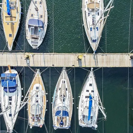 Apartman With Panoramic Marina Views