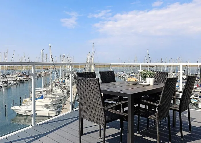 Apartamento With Panoramic Marina Views
