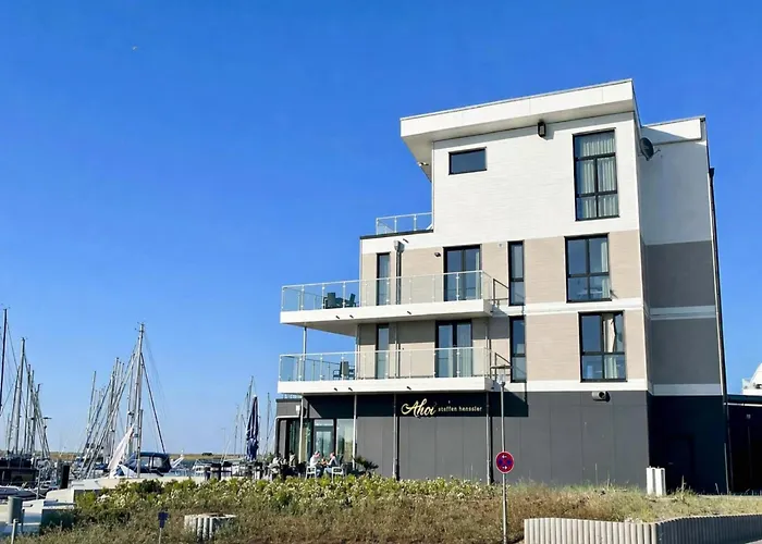 With Panoramic Marina Views Apartamento *